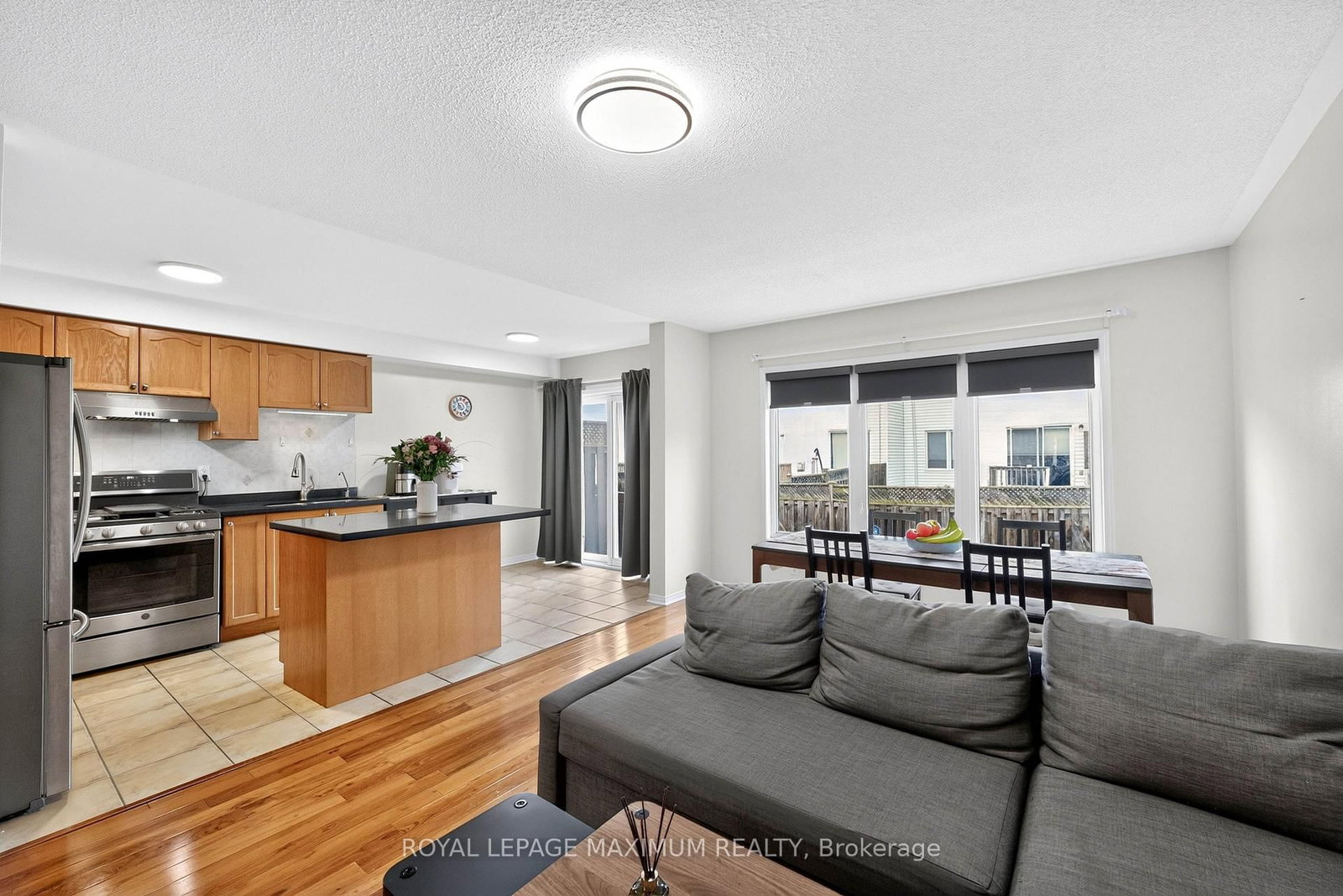 35 Marshview Avenue • Aurora, ON photo 8