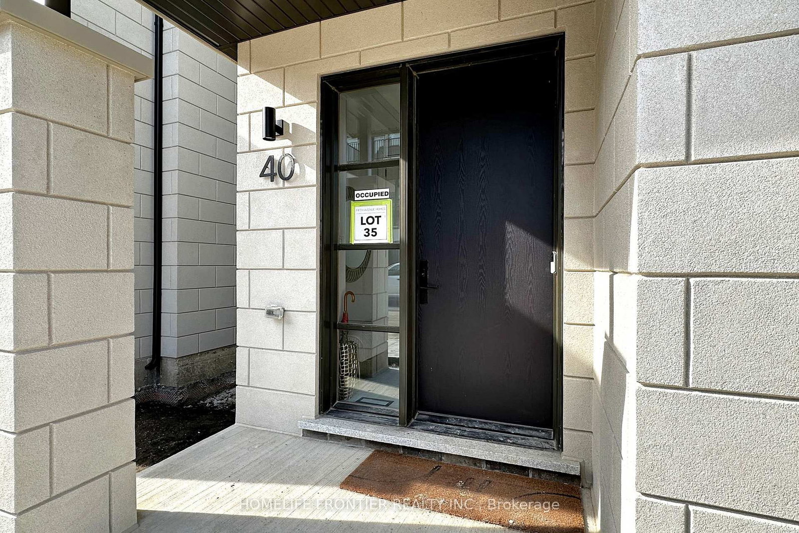 40 Chiara Rose Lane • Richmond Hill, ON photo 3