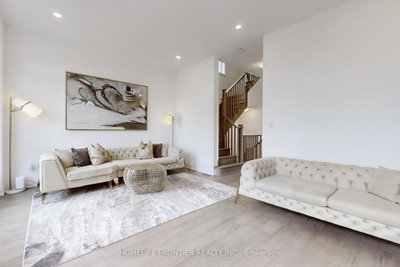 40 Chiara Rose Lane • Richmond Hill, ON photo 8