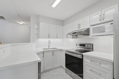 151 Townsgate Drive • #63 • Vaughan, ON photo 4