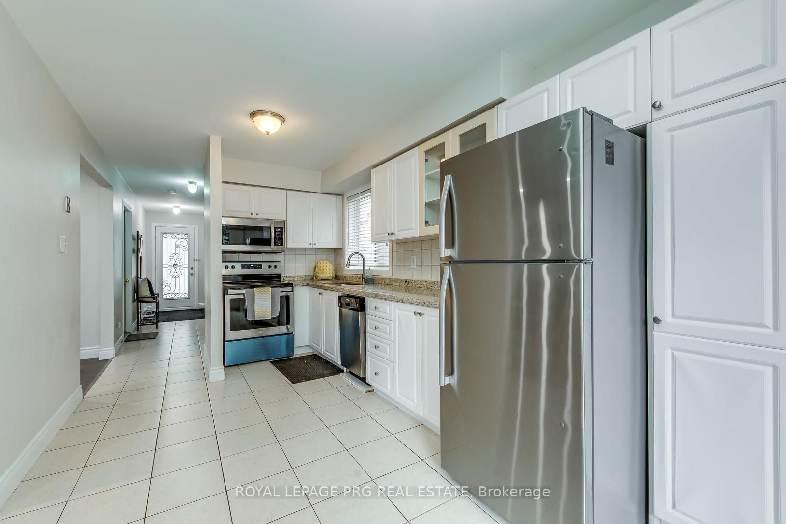 17 New Port Way • Markham, ON photo 11