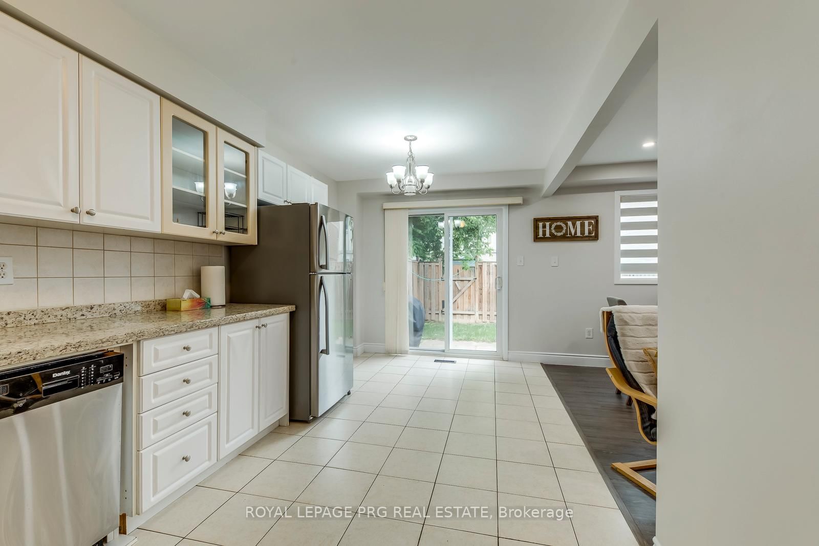 17 New Port Way • Markham, ON photo 12