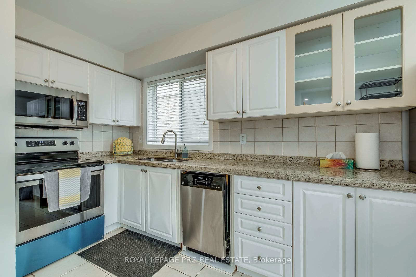 17 New Port Way • Markham, ON photo 14