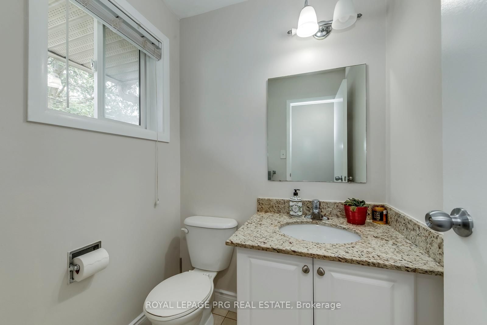 17 New Port Way • Markham, ON photo 17