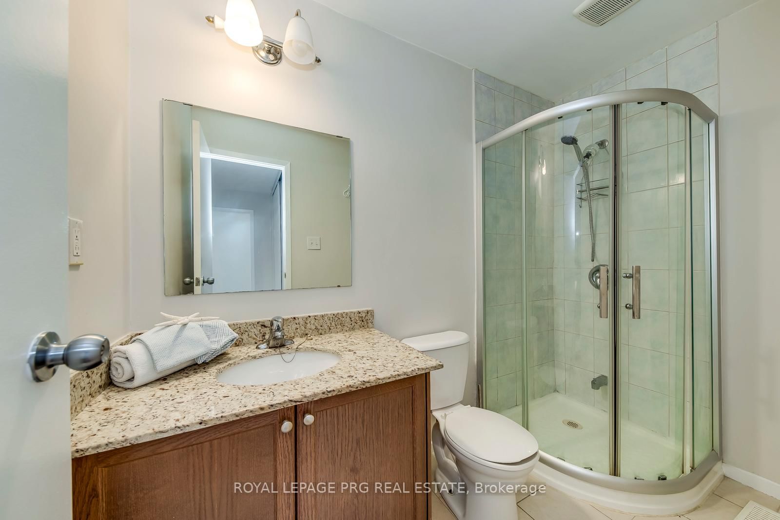 17 New Port Way • Markham, ON photo 20