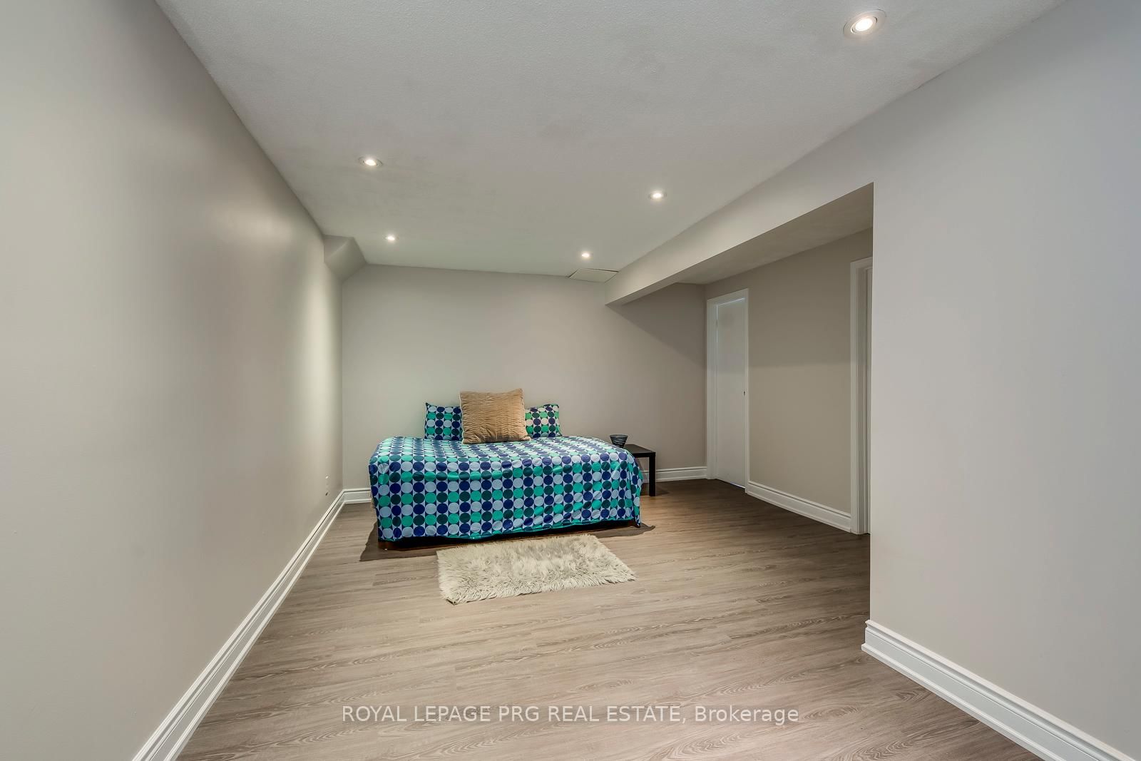 17 New Port Way • Markham, ON photo 28