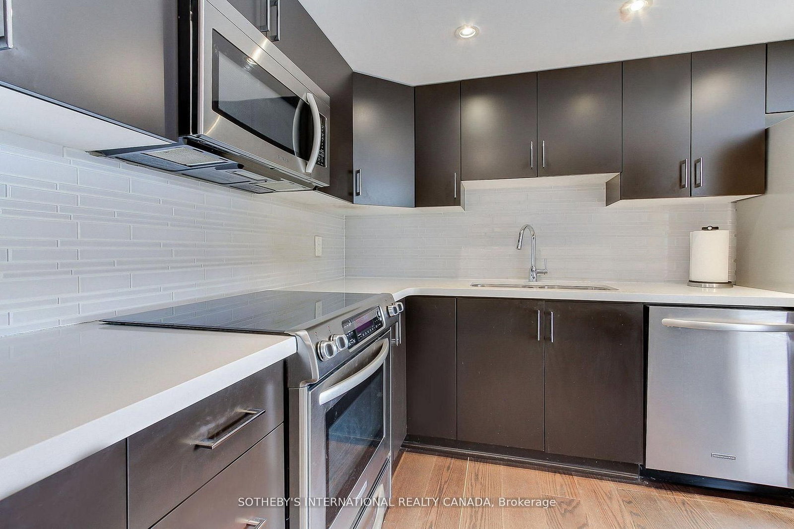 40 Harding Boulevard W • #301 • Richmond Hill, ON photo 14