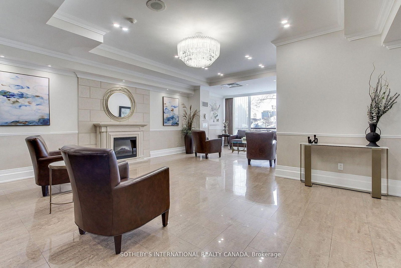 40 Harding Boulevard W • #301 • Richmond Hill, ON photo 2