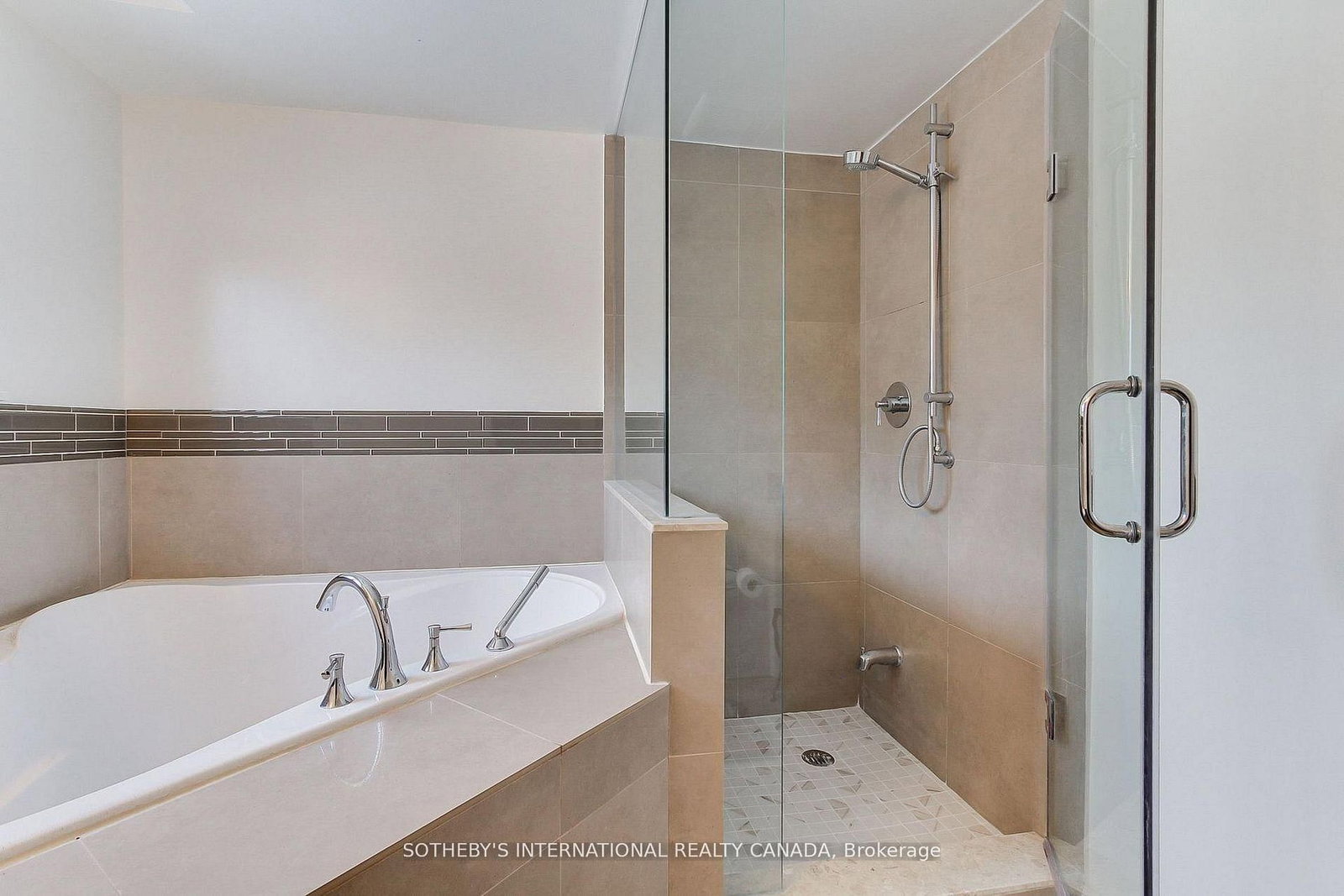 40 Harding Boulevard W • #301 • Richmond Hill, ON photo 27