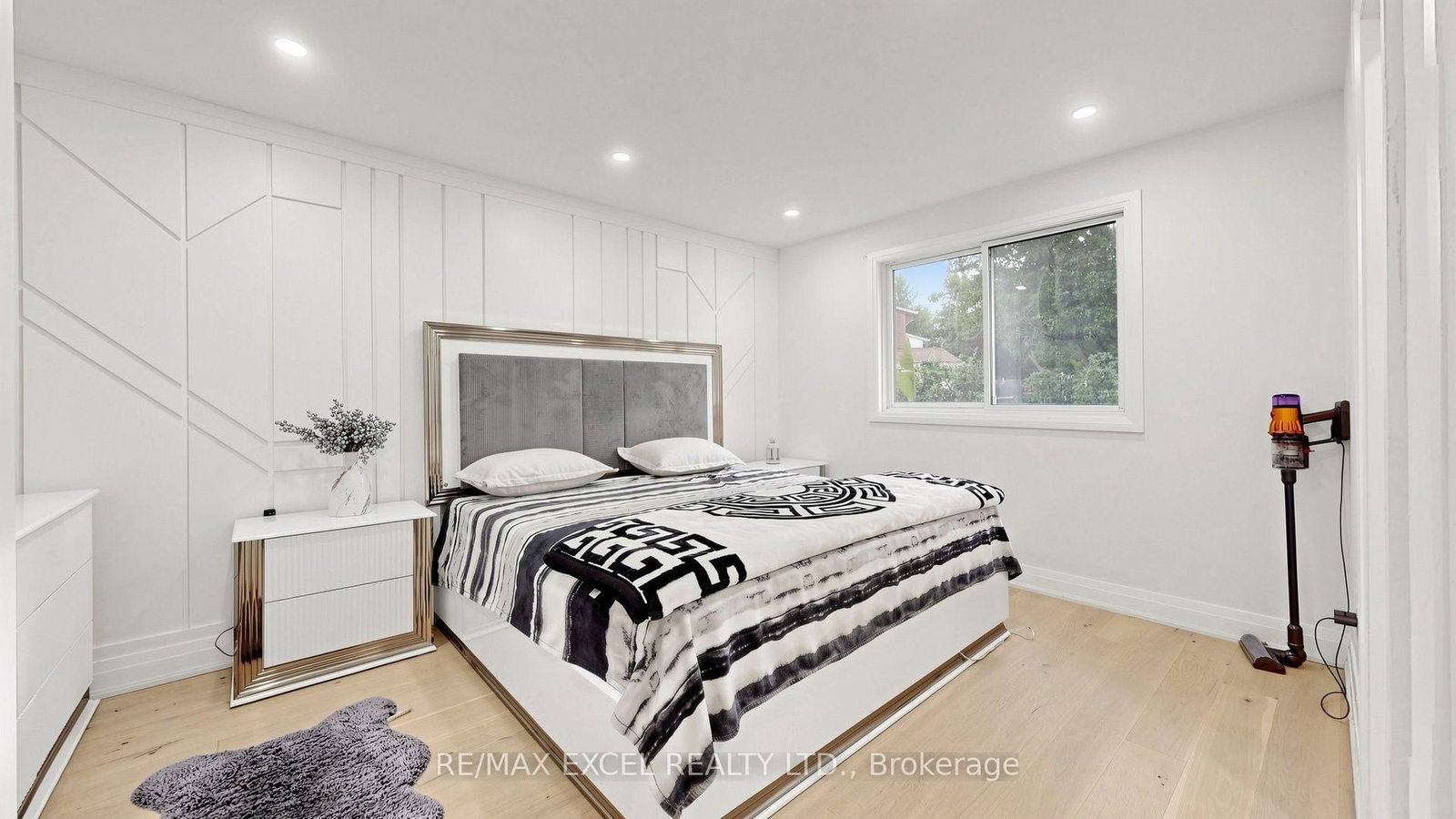 332 Dixon Boulevard • Newmarket, ON photo 19