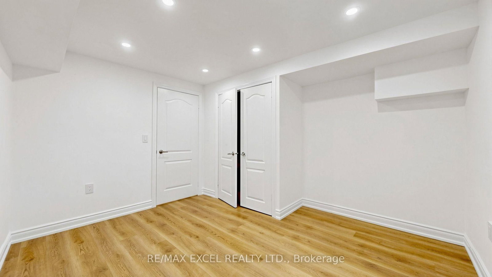 332 Dixon Boulevard • Newmarket, ON photo 33