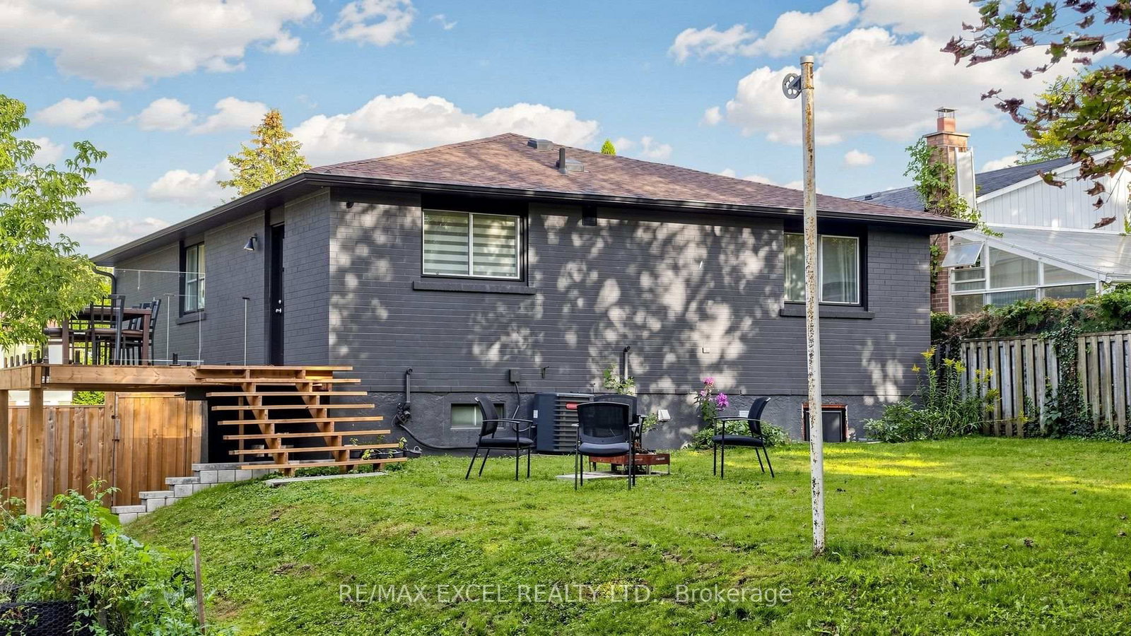 332 Dixon Boulevard • Newmarket, ON photo 43