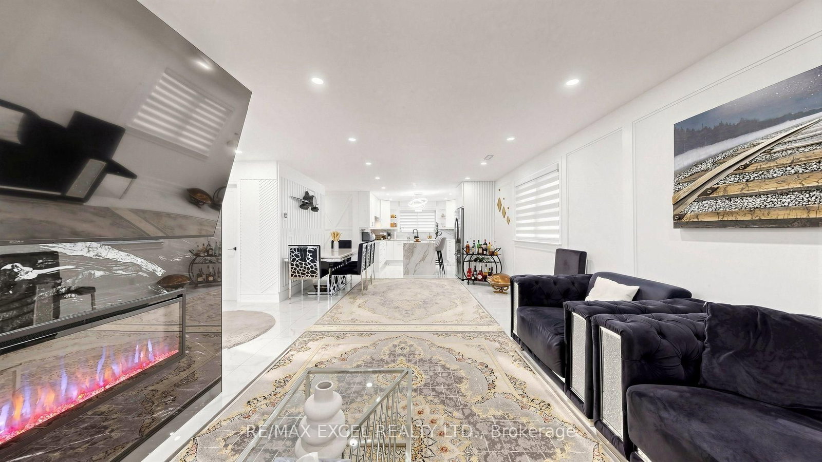 332 Dixon Boulevard • Newmarket, ON photo 6