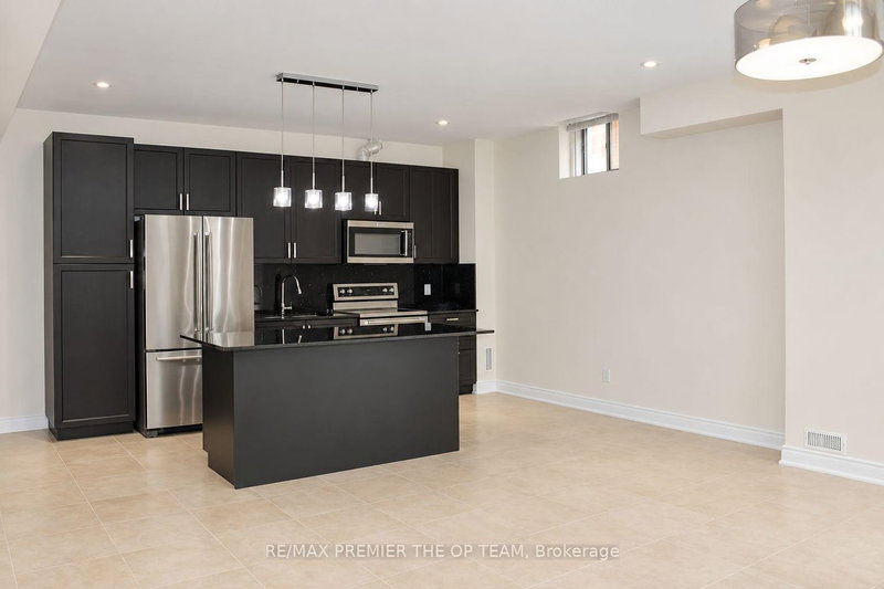 Lower - 7 Dunrobin Crescent