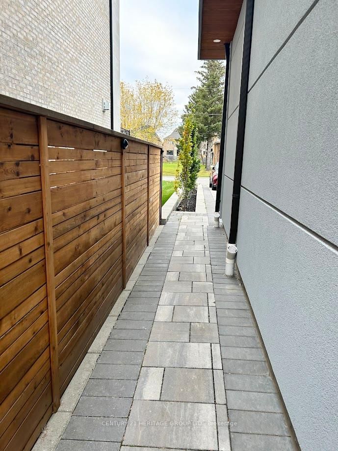 Bsmt C - 43 Birch Avenue