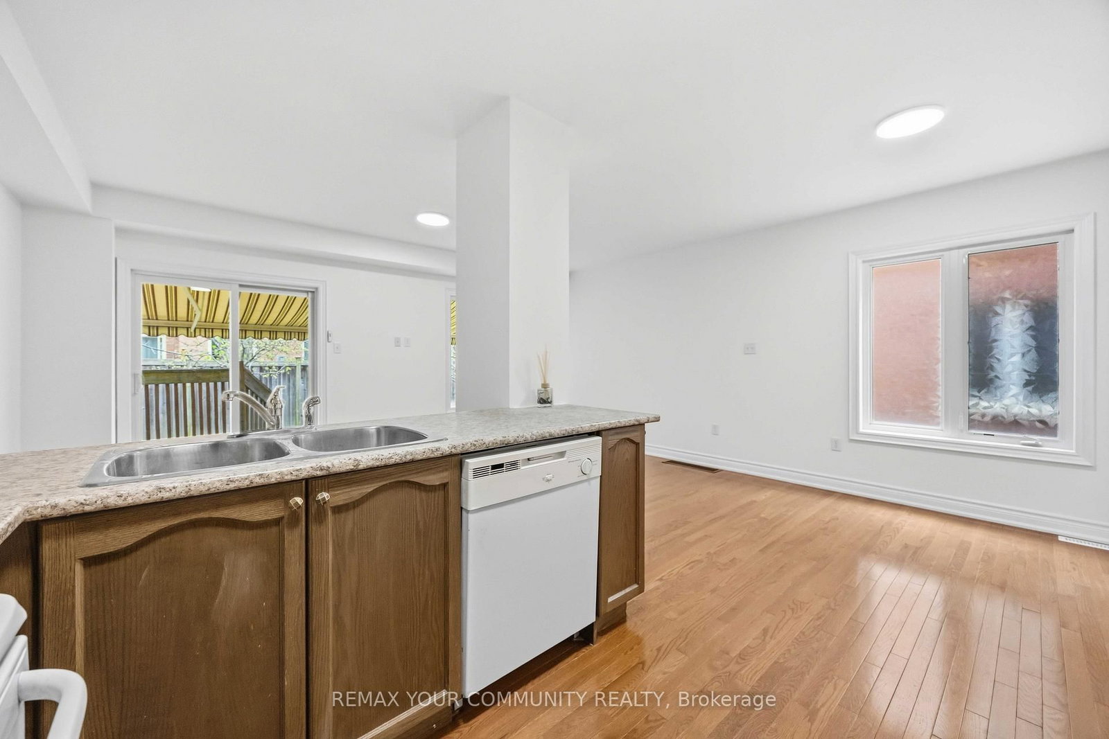 17 Latitude Lane • Whitchurch-Stouffville, ON photo 15