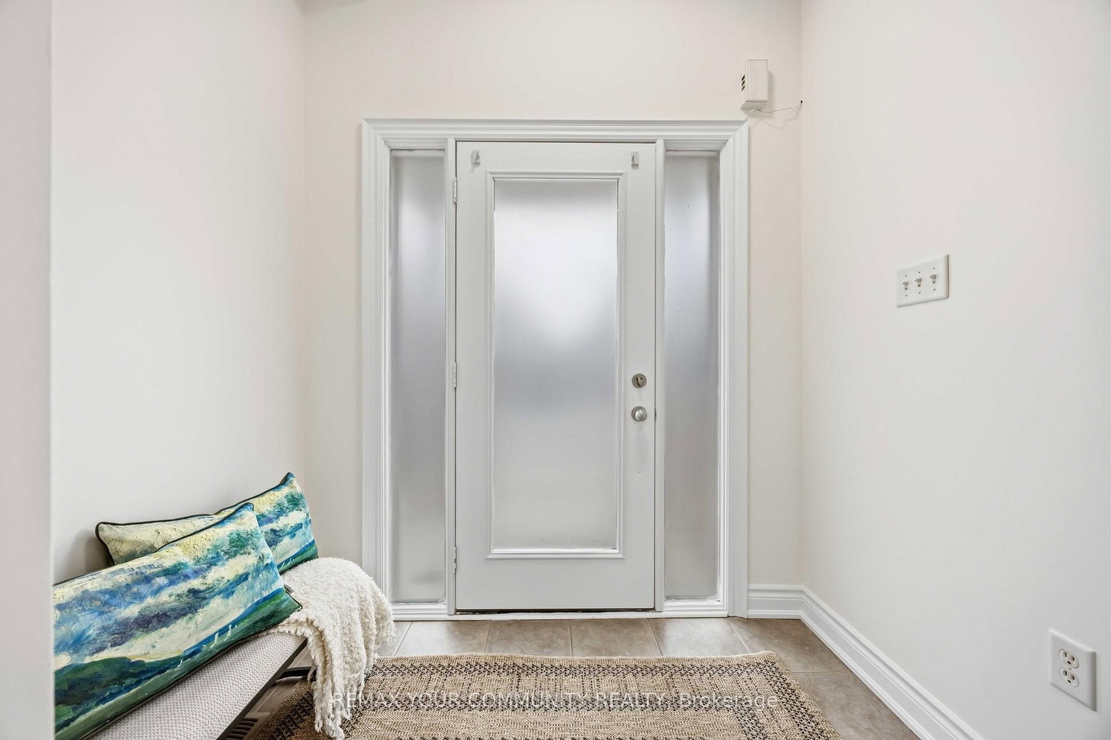 17 Latitude Lane • Whitchurch-Stouffville, ON photo 4