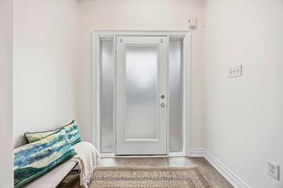 17 Latitude Lane • Whitchurch-Stouffville, ON photo 4