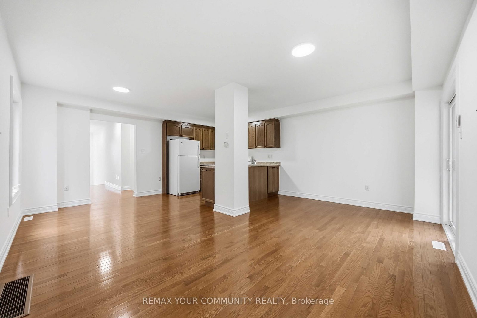 17 Latitude Lane • Whitchurch-Stouffville, ON photo 7