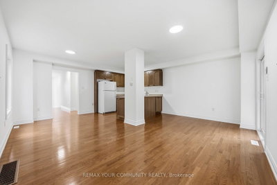17 Latitude Lane • Whitchurch-Stouffville, ON photo 7