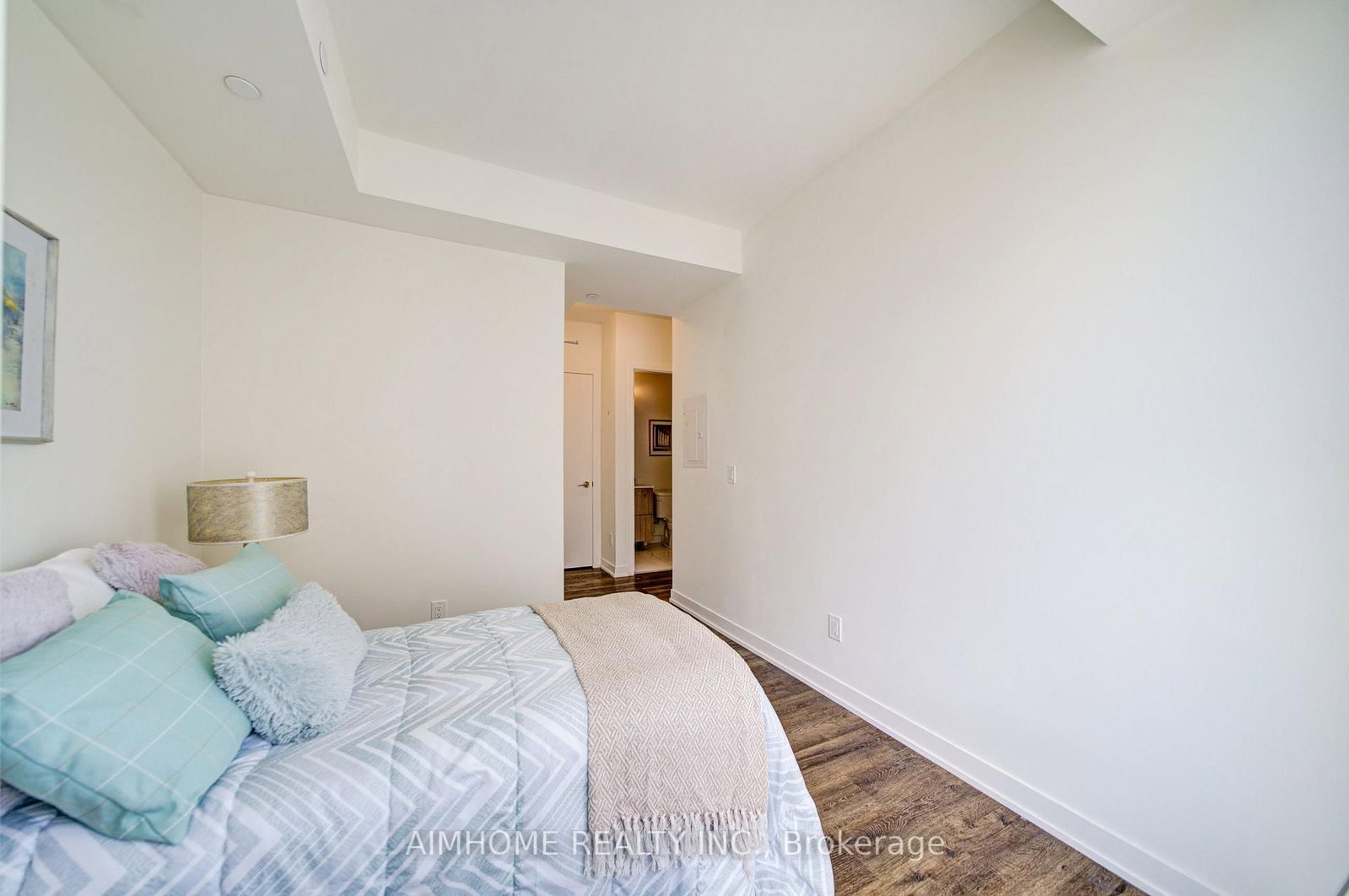 2 David Eyer Road E • #829 • Richmond Hill, ON photo 14