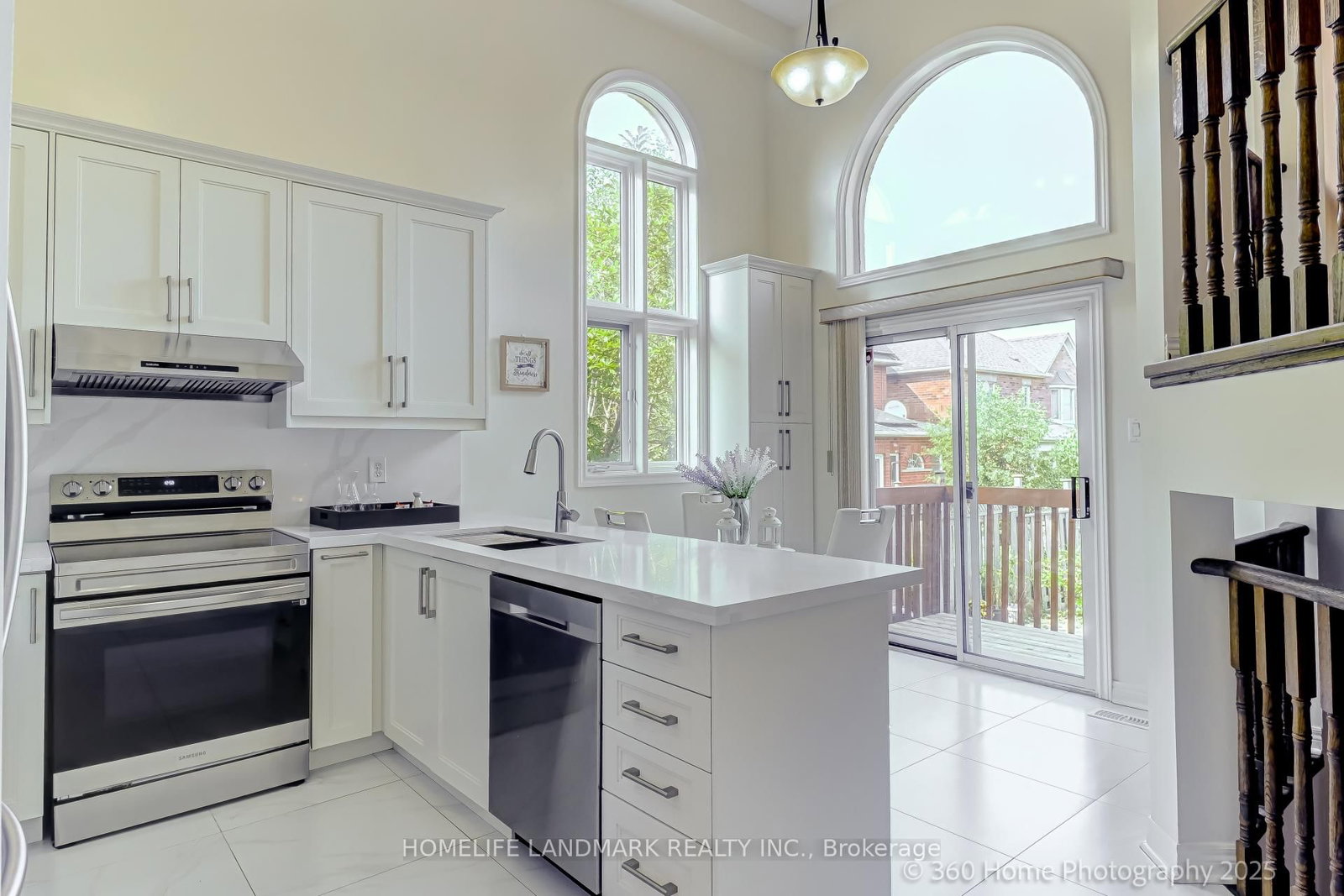 211 Frank Endean Road • Richmond Hill, ON photo 6