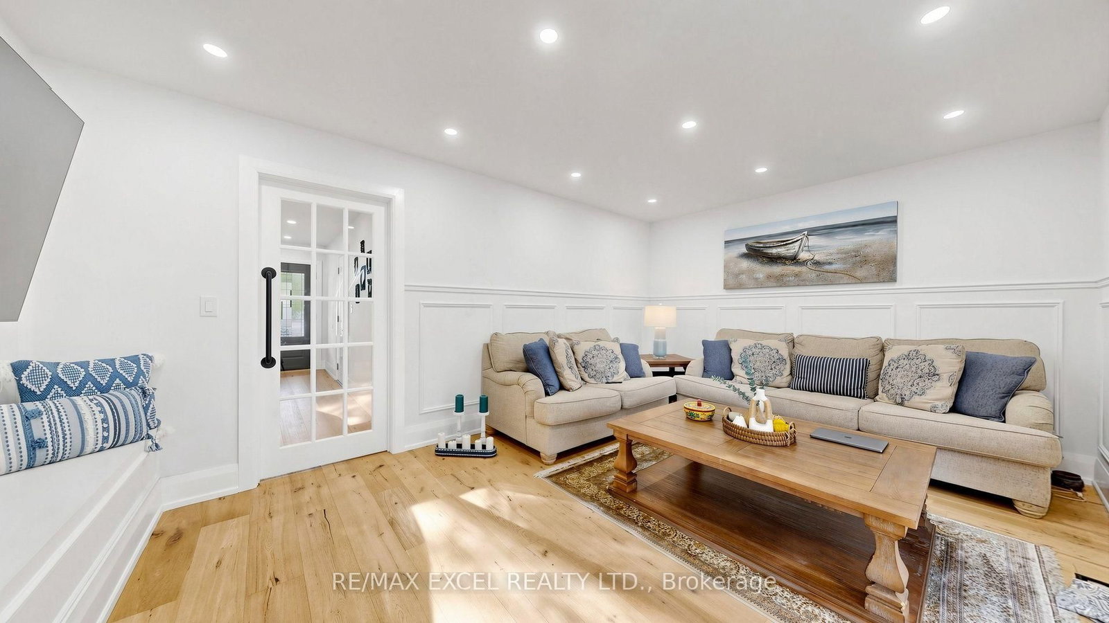 800 Pam Crescent • Newmarket, ON photo 7
