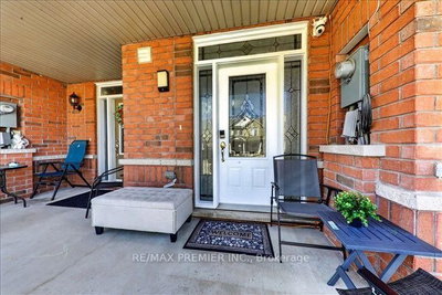 164 Matthewson Avenue • Bradford West Gwillimbury, ON photo 3