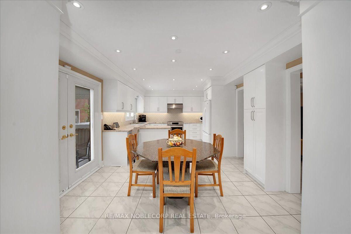 109 Wigwoss Drive • Vaughan, ON photo 14
