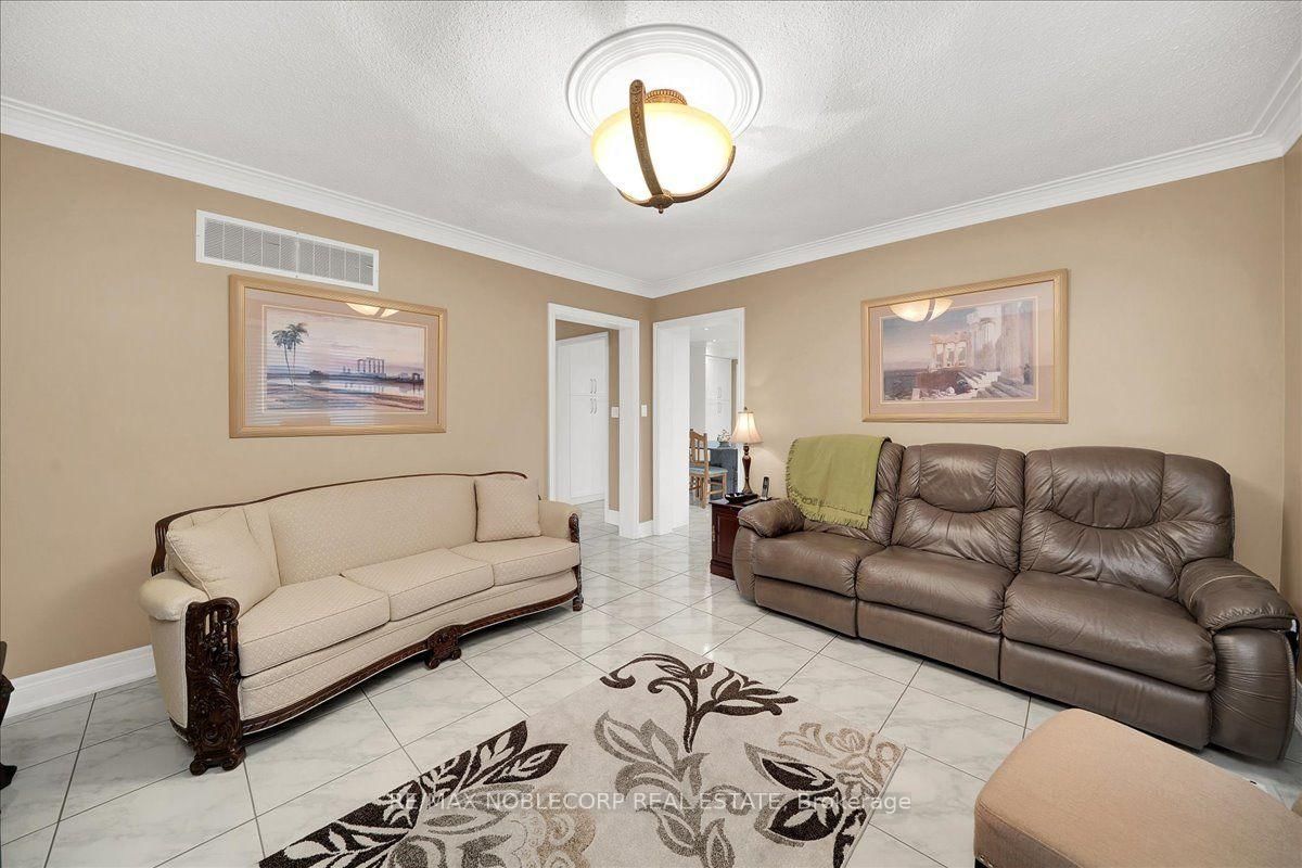 109 Wigwoss Drive • Vaughan, ON photo 19