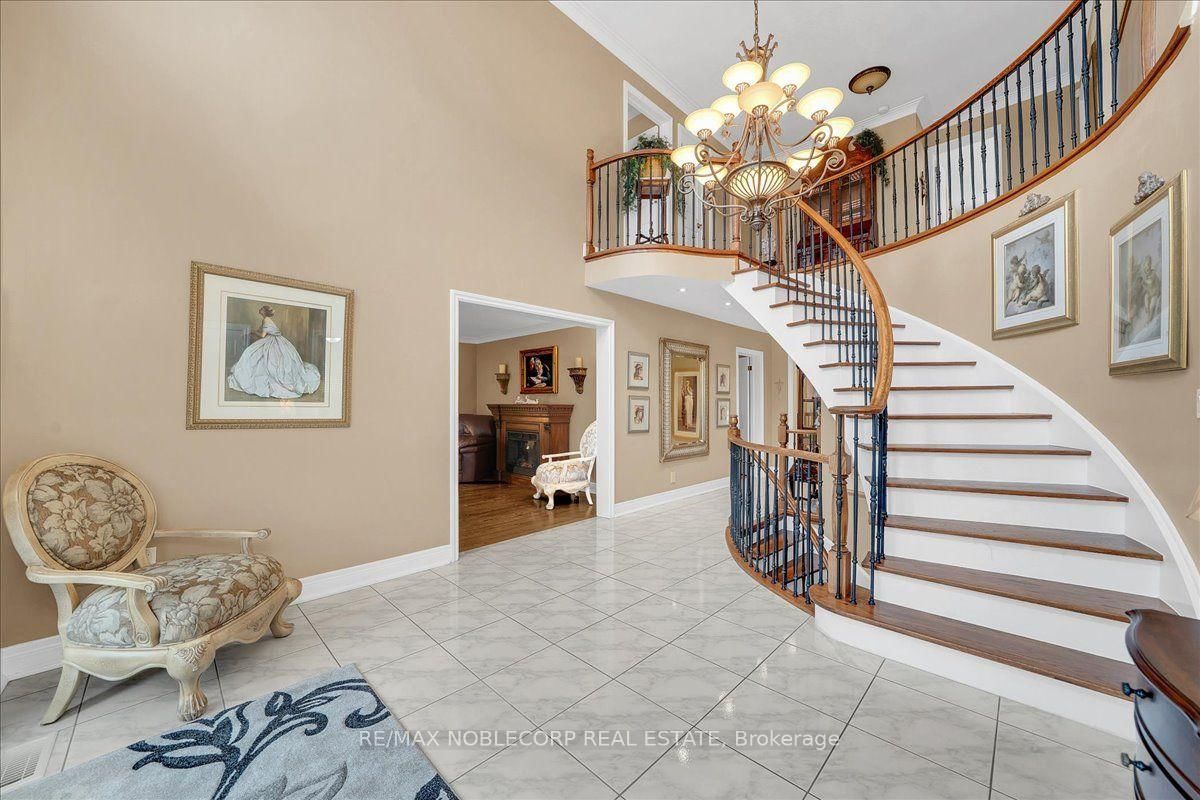 109 Wigwoss Drive • Vaughan, ON photo 3
