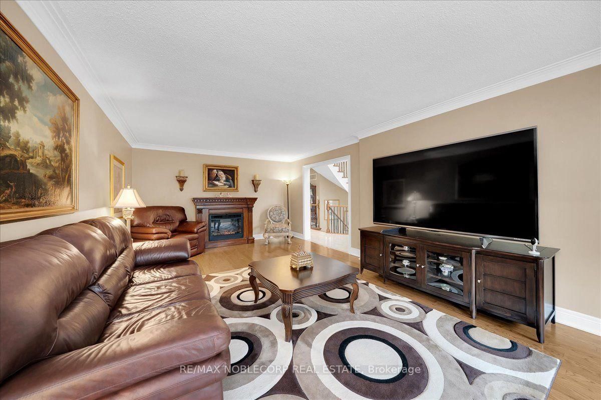109 Wigwoss Drive • Vaughan, ON photo 6