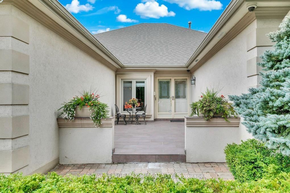 51 Squire Graham Lane • Vaughan, ON photo 3