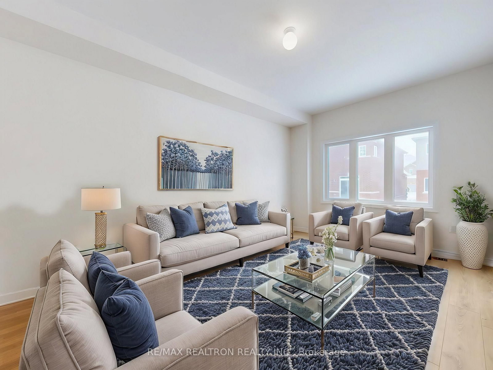 6 Grieve Avenue • Georgina, ON photo 4
