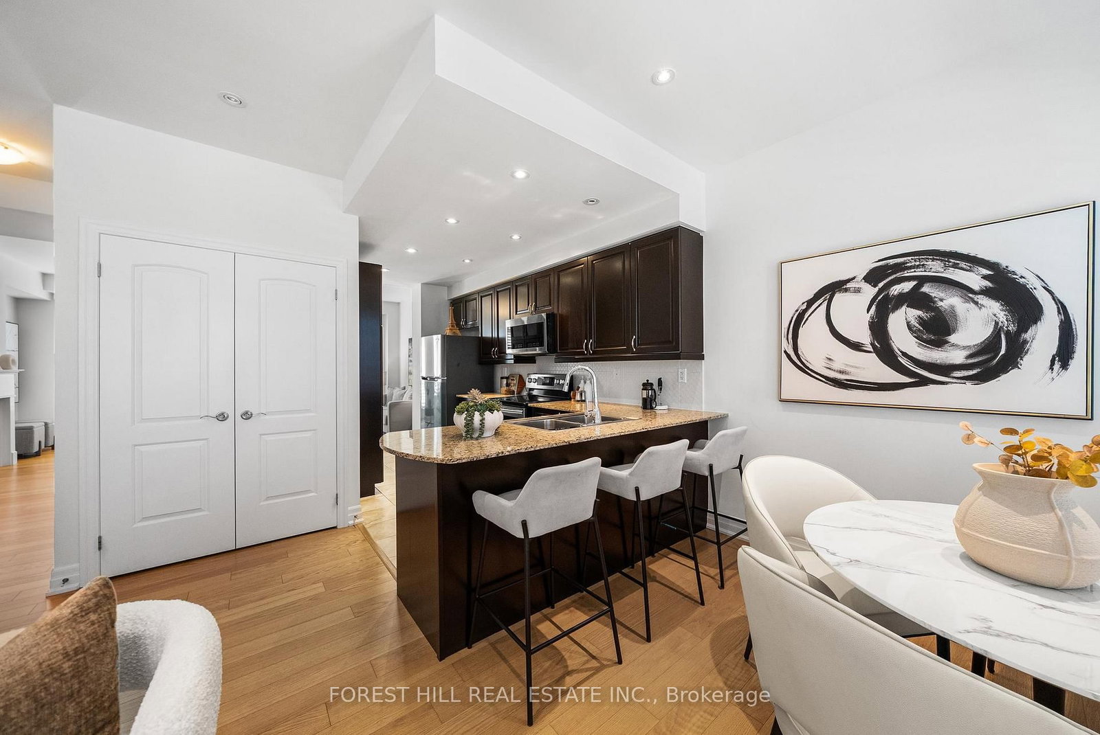 25 Beverley Glen Boulevard • Vaughan, ON photo 11