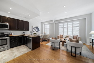 25 Beverley Glen Boulevard • Vaughan, ON photo 4