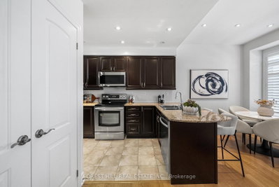 25 Beverley Glen Boulevard • Vaughan, ON photo 5