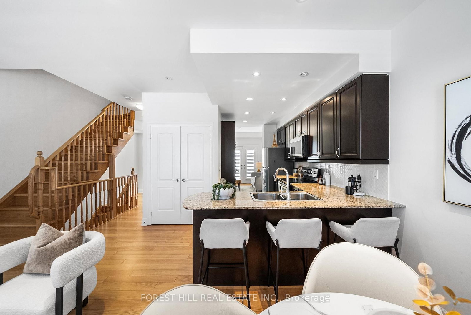 25 Beverley Glen Boulevard • Vaughan, ON photo 8