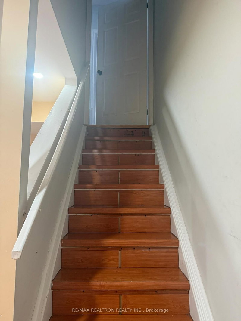 Bsmt - 33 Billingsley Crescent
