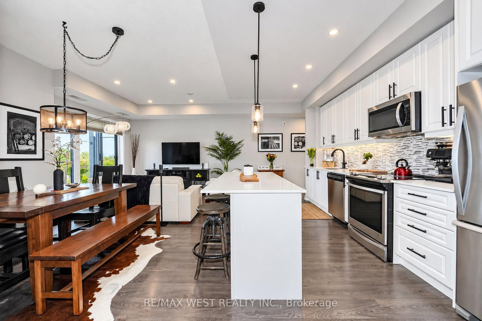 555 William Graham Drive • #344 • Aurora, ON photo 4