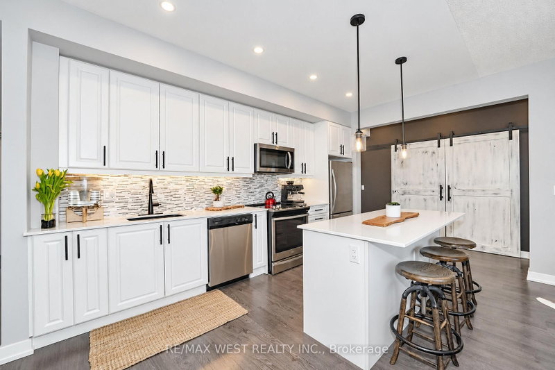 555 William Graham Dr photo 5