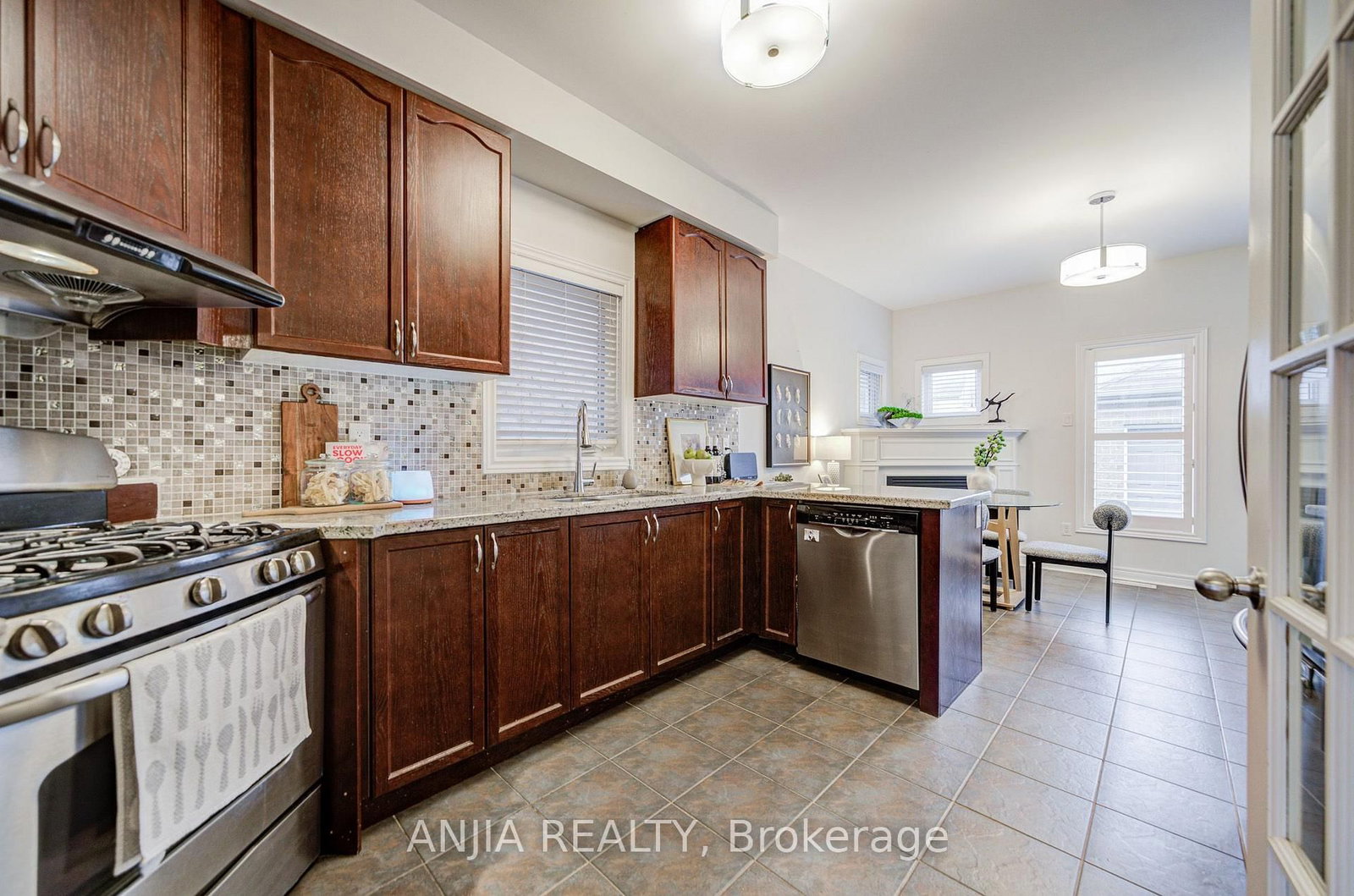 2406 Bur Oak Avenue • Markham, ON photo 12