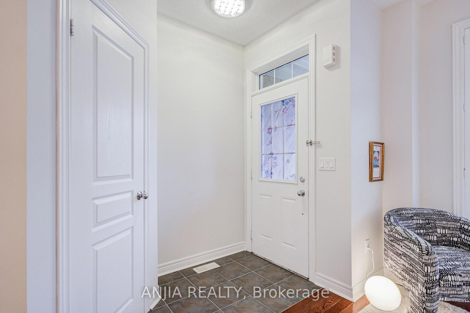 2406 Bur Oak Avenue • Markham, ON photo 3