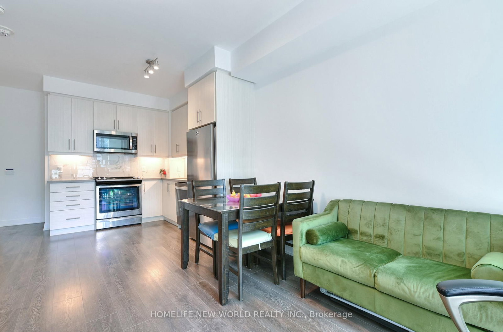 85 Oneida Crescent • #811 • Richmond Hill, ON photo 12