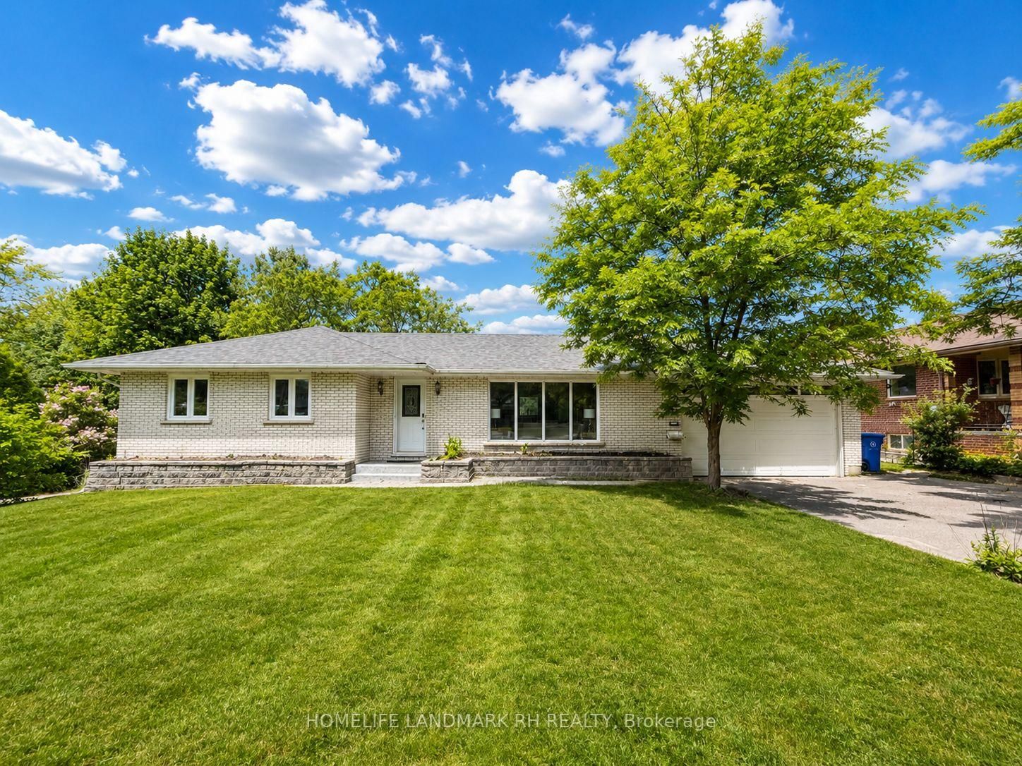 88 Riverglen Drive • Georgina, ON photo 3