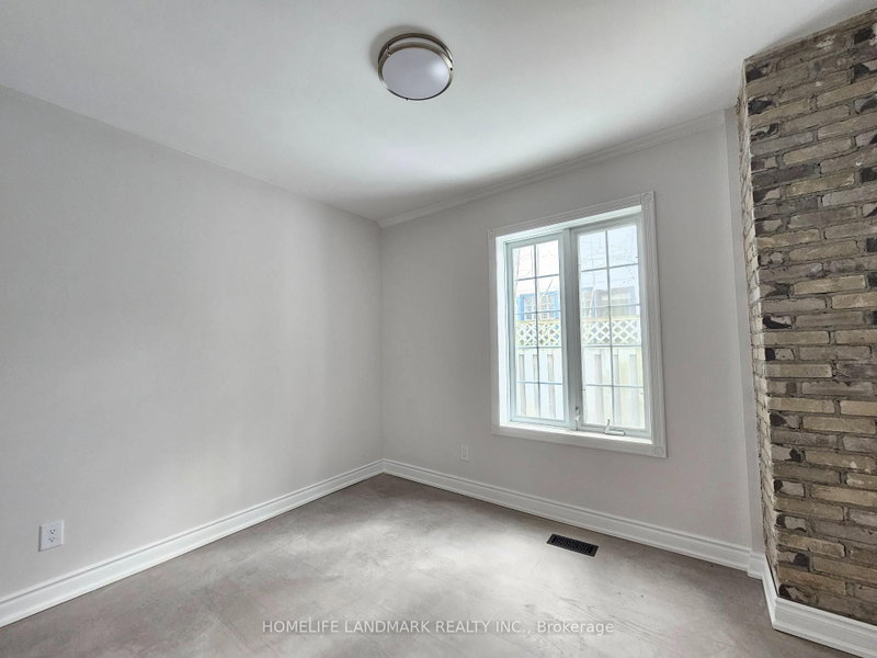 Side Unit (Facing North) - 18852 Leslie Street