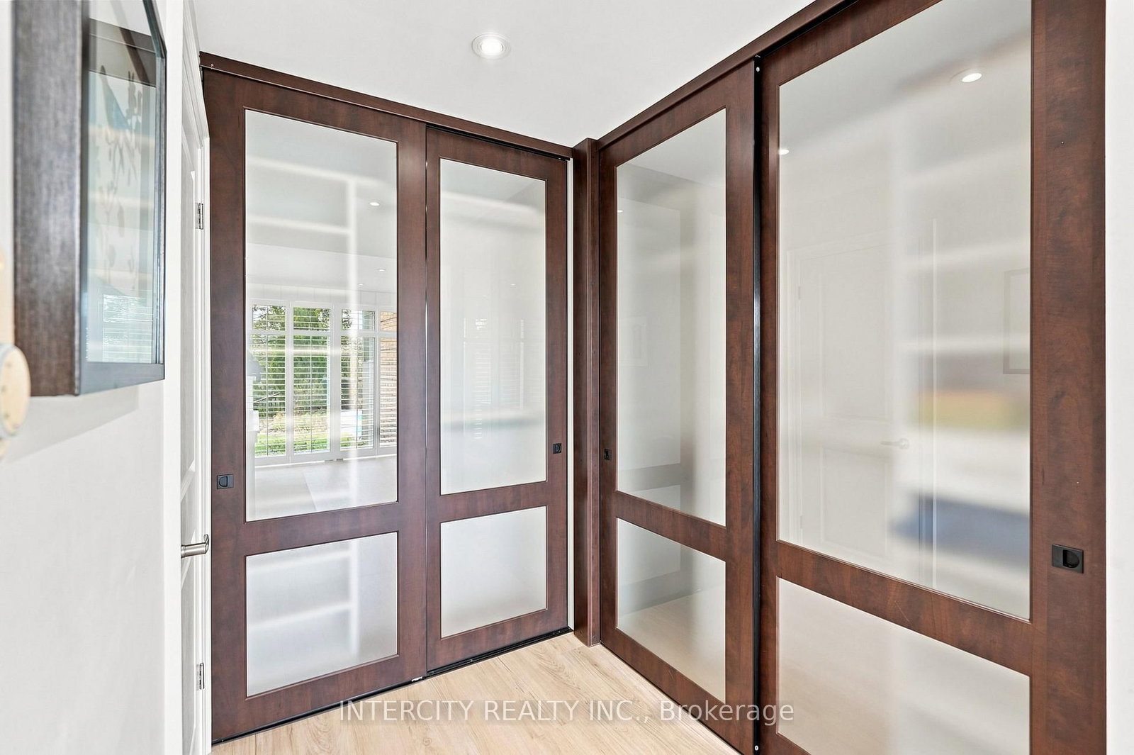 100 Ravendale Court • Vaughan, ON photo 17
