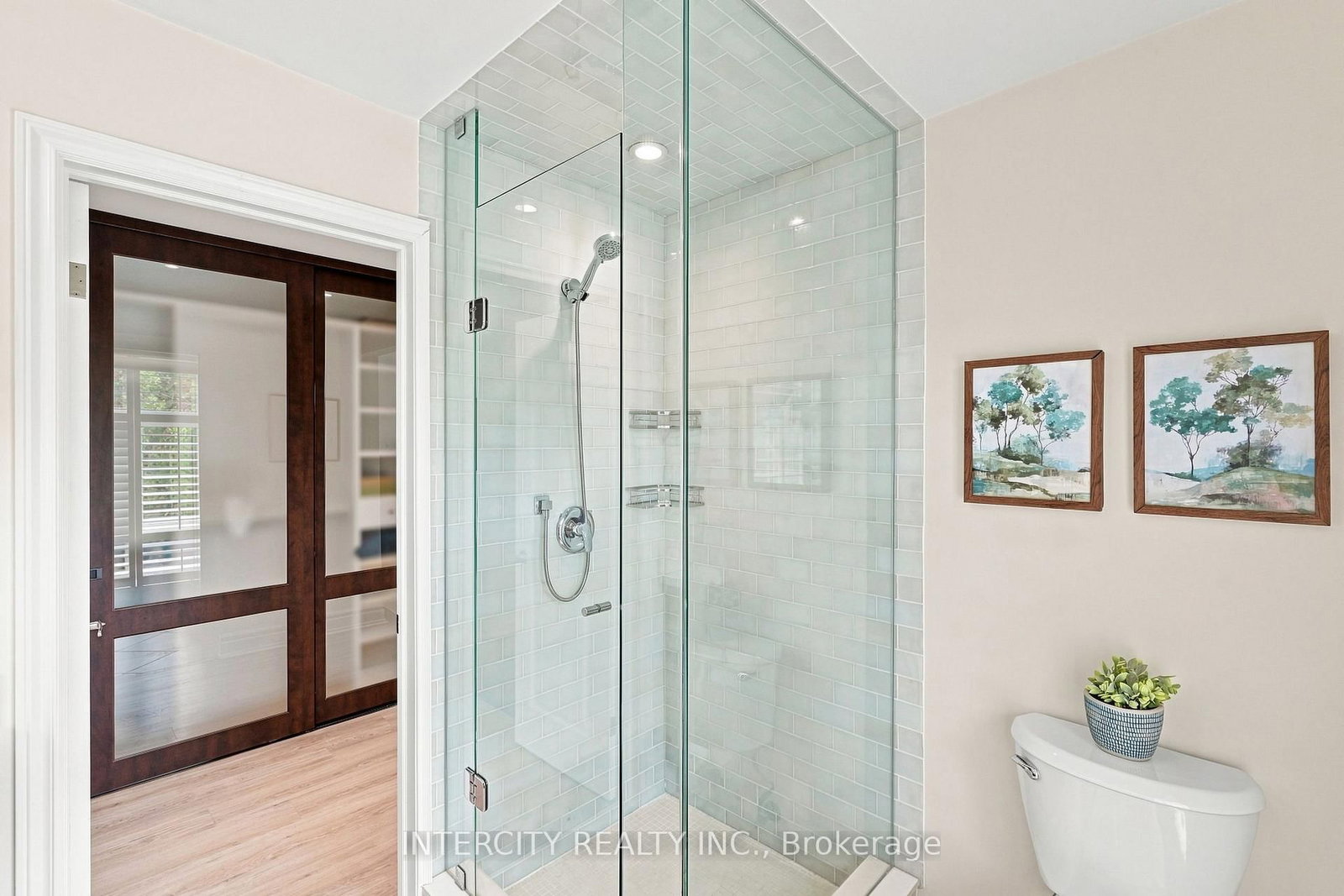 100 Ravendale Court • Vaughan, ON photo 19