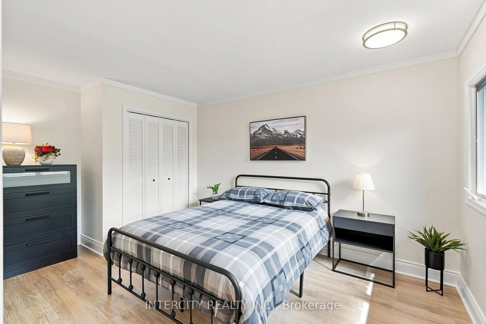 100 Ravendale Court • Vaughan, ON photo 22