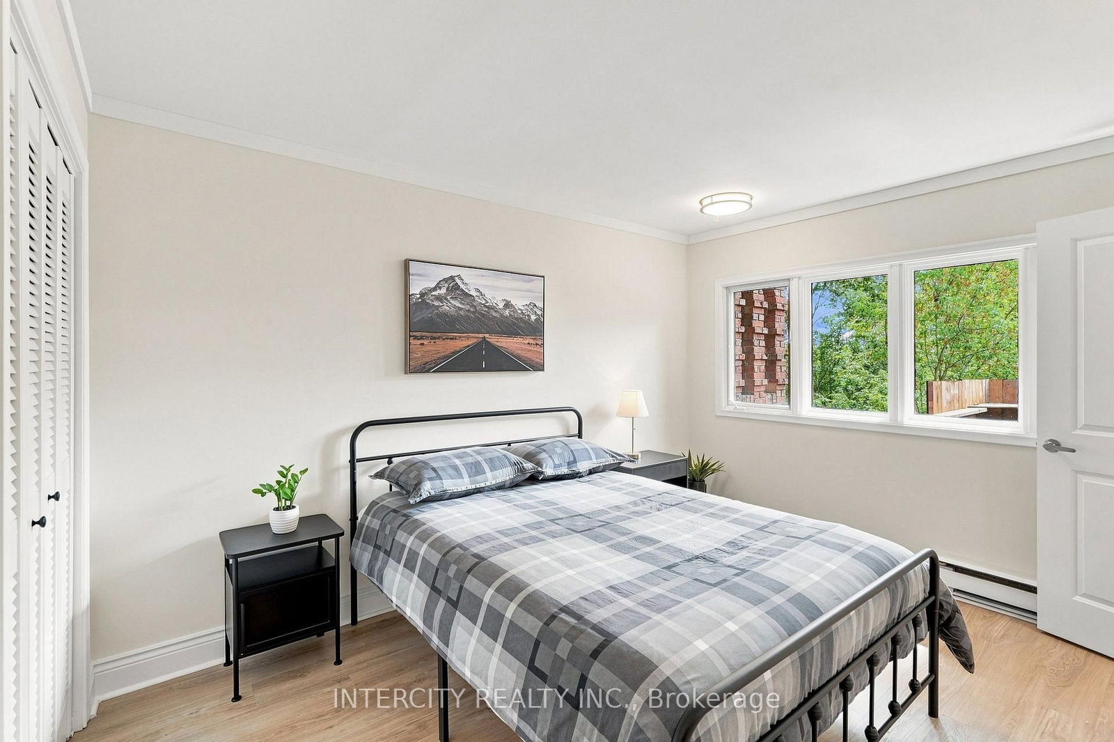 100 Ravendale Court • Vaughan, ON photo 23